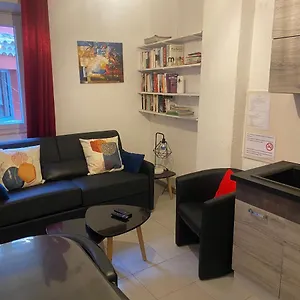 Appartement L'annexe D'alèzen T2 Centre Historique Parking Wifi, Salon-de-Provence
